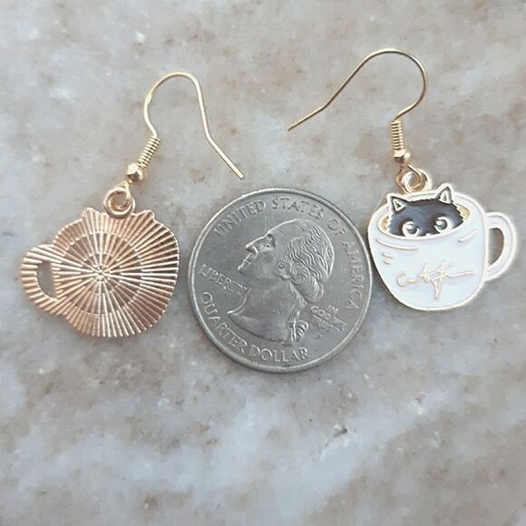 Cat Earrings  - Picture 5 of 7